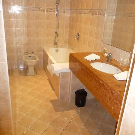 Sainte Foy Otel Conques