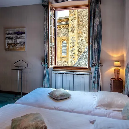 Sainte Foy Hotel Conques